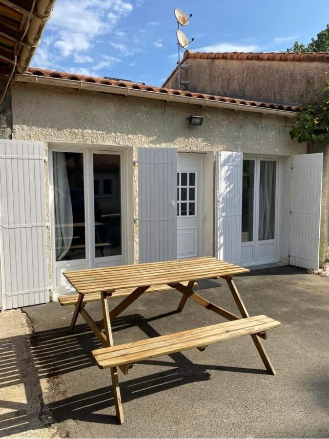Gite Le Verger Soulignonne Exterior photo